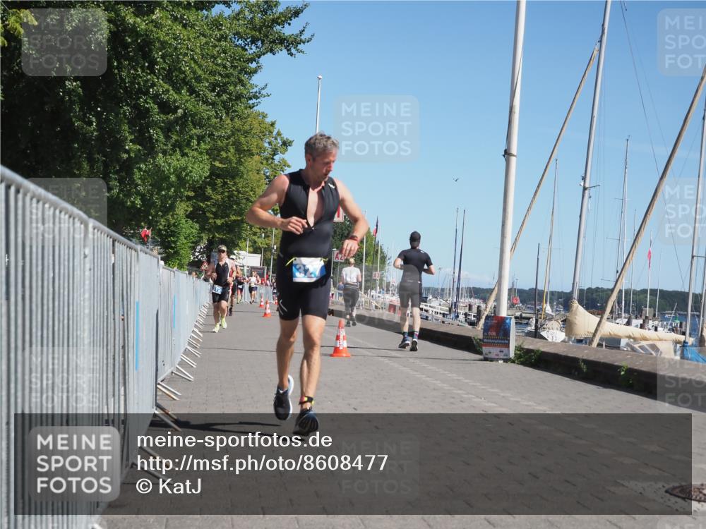 17.08.2025 - KN Förde Triathlon 2025 KatJ http://msf.ph/oto/8608477 17.08.2025 12:02:22 Laufen 312, 327 meine-sportfotos.de