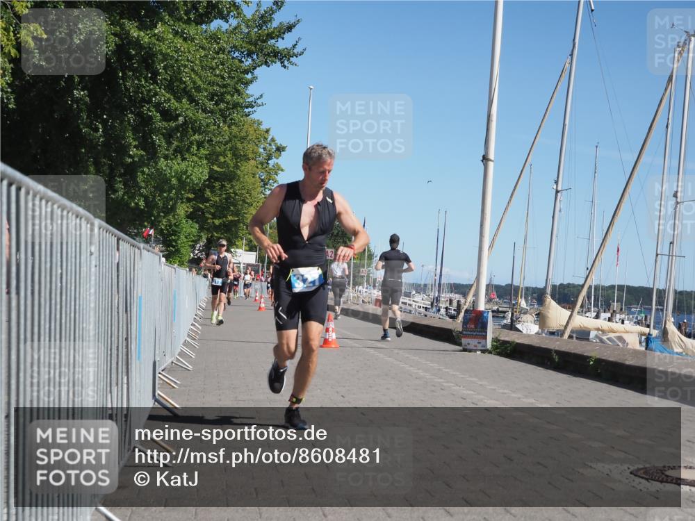 17.08.2025 - KN Förde Triathlon 2025 KatJ http://msf.ph/oto/8608481 17.08.2025 12:02:22 Laufen 312, 327 meine-sportfotos.de