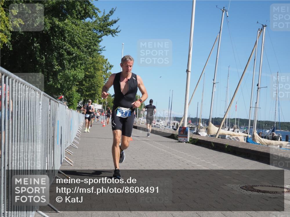 17.08.2025 - KN Förde Triathlon 2025 KatJ http://msf.ph/oto/8608491 17.08.2025 12:02:22 Laufen 312, 327 meine-sportfotos.de