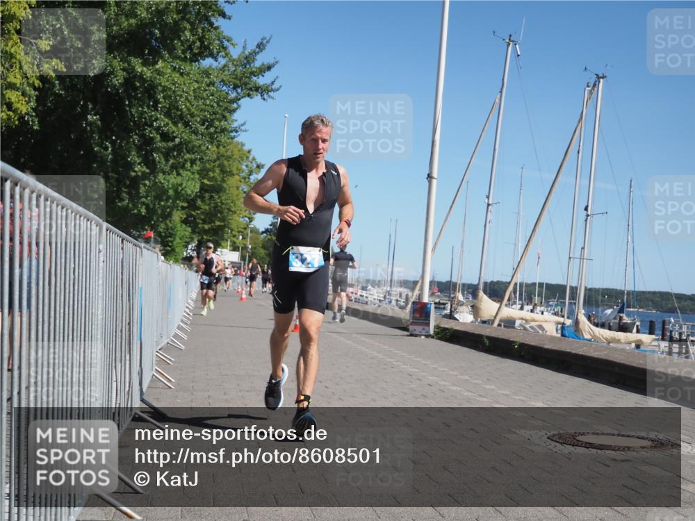17.08.2025 - KN Förde Triathlon 2025 KatJ http://msf.ph/oto/8608501 17.08.2025 12:02:22 Laufen 312, 327 meine-sportfotos.de