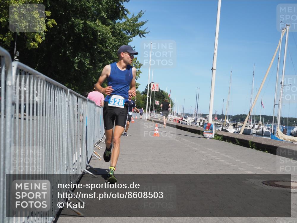 17.08.2025 - KN Förde Triathlon 2025 KatJ http://msf.ph/oto/8608503 17.08.2025 13:57:36 Laufen 525, 528 meine-sportfotos.de