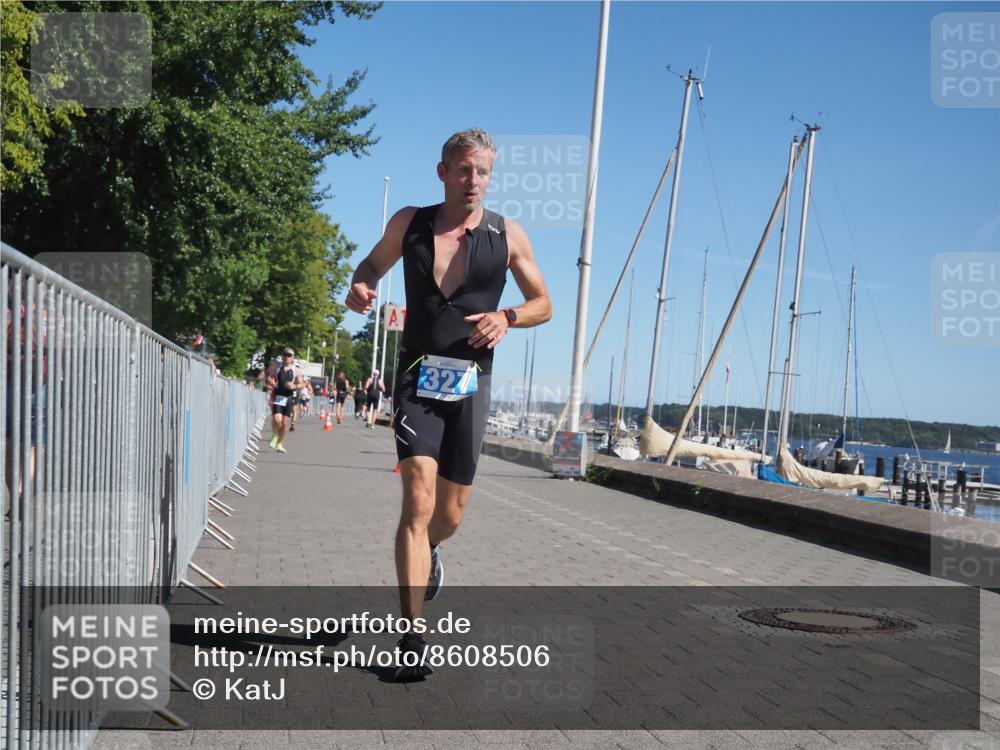 17.08.2025 - KN Förde Triathlon 2025 KatJ http://msf.ph/oto/8608506 17.08.2025 12:02:23 Laufen 312, 327 meine-sportfotos.de