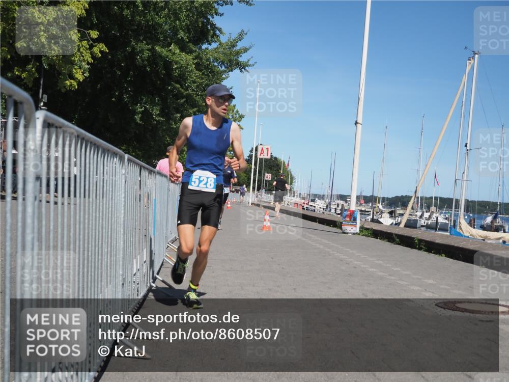 17.08.2025 - KN Förde Triathlon 2025 KatJ http://msf.ph/oto/8608507 17.08.2025 13:57:36 Laufen 525, 528 meine-sportfotos.de