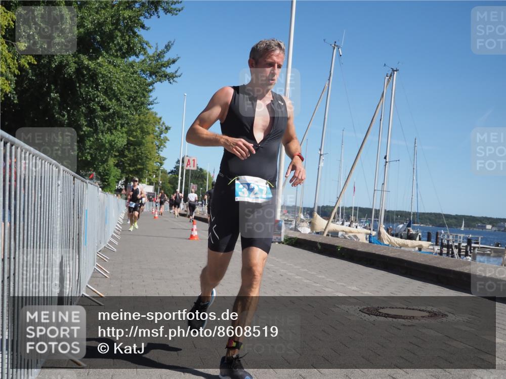 17.08.2025 - KN Förde Triathlon 2025 KatJ http://msf.ph/oto/8608519 17.08.2025 12:02:23 Laufen 312, 327 meine-sportfotos.de