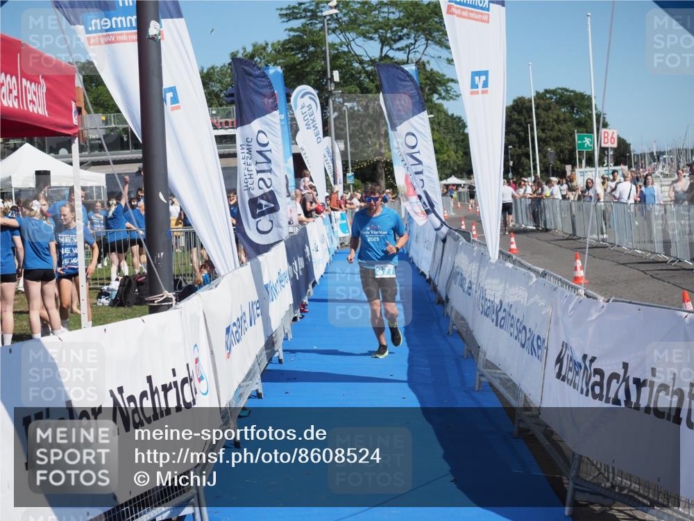 17.08.2025 - KN Förde Triathlon 2025 MichiJ http://msf.ph/oto/8608524 17.08.2025 12:27:23 Laufen 377 meine-sportfotos.de