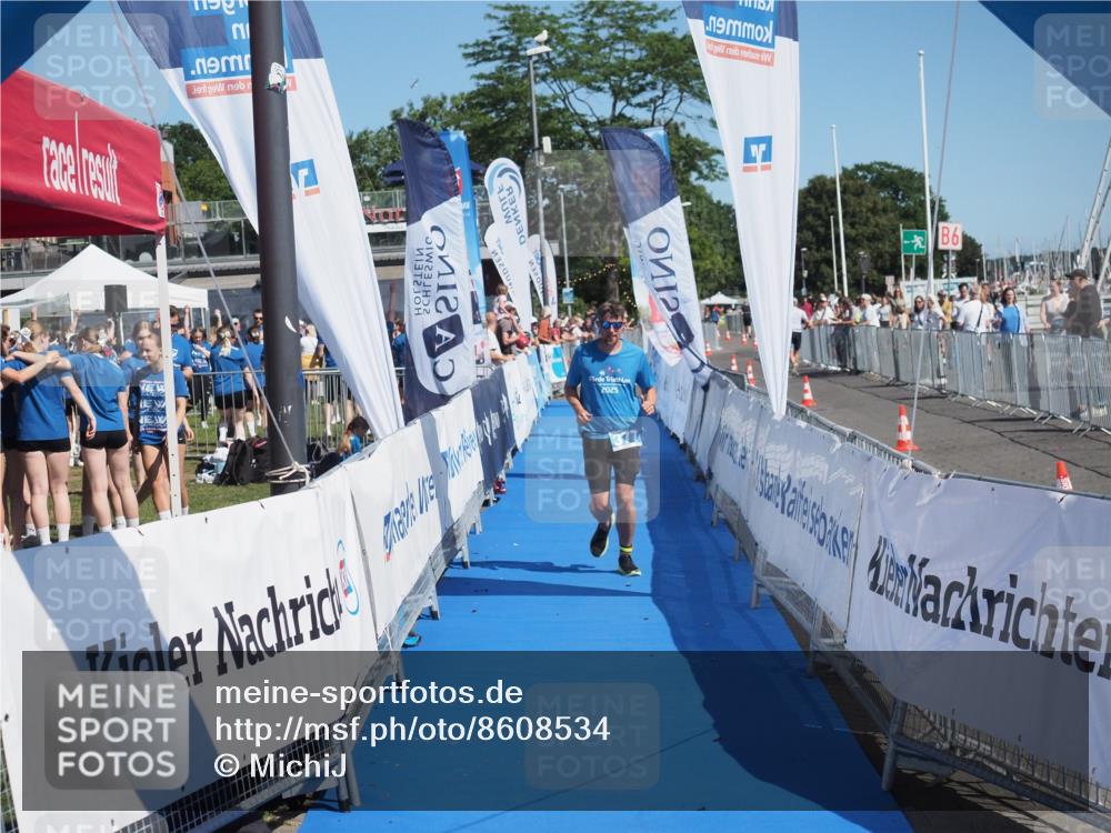 17.08.2025 - KN Förde Triathlon 2025 MichiJ http://msf.ph/oto/8608534 17.08.2025 12:27:23 Laufen 377 meine-sportfotos.de