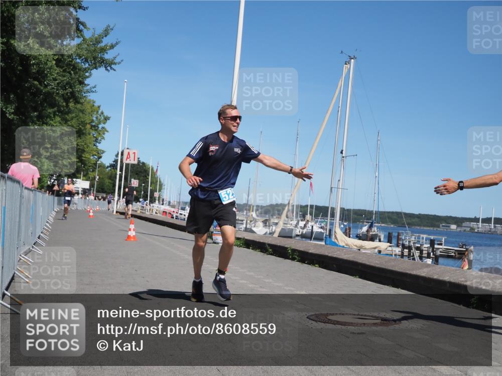 17.08.2025 - KN Förde Triathlon 2025 KatJ http://msf.ph/oto/8608559 17.08.2025 13:57:39 Laufen 525, 528 meine-sportfotos.de