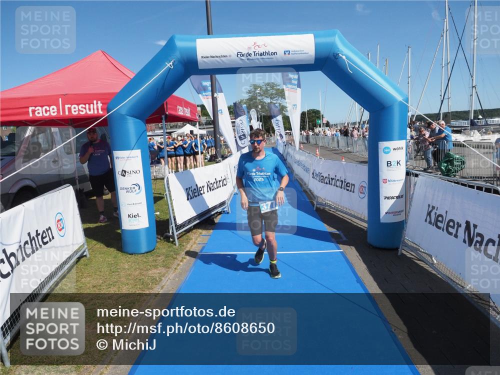 17.08.2025 - KN Förde Triathlon 2025 MichiJ http://msf.ph/oto/8608650 17.08.2025 12:27:27 Laufen 377 meine-sportfotos.de