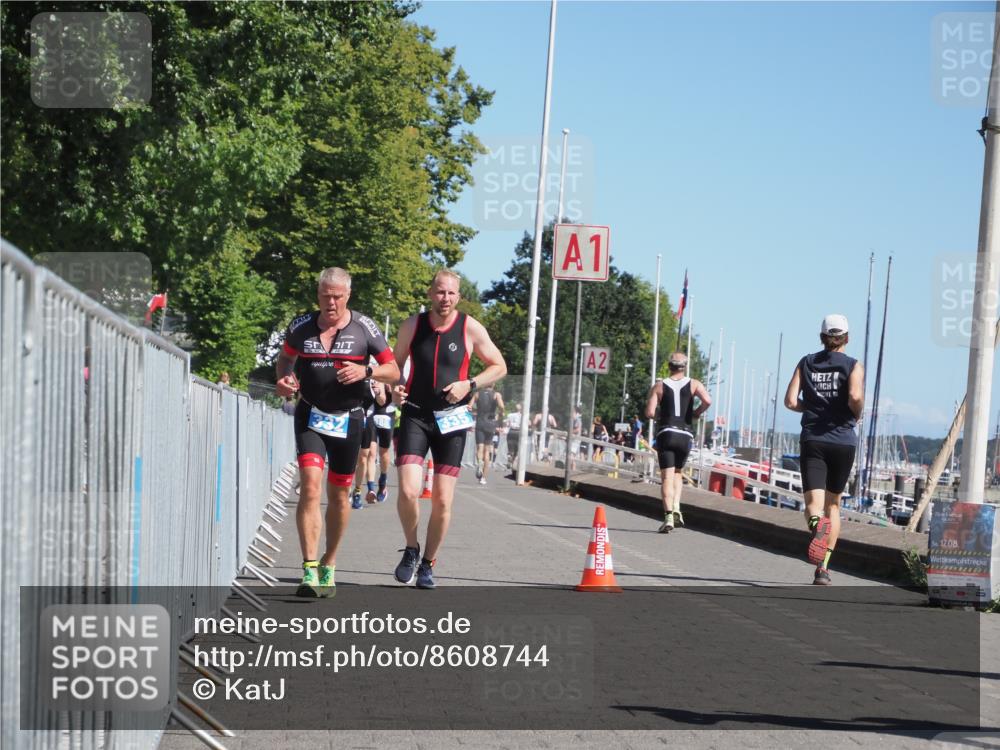 17.08.2025 - KN Förde Triathlon 2025 KatJ http://msf.ph/oto/8608744 17.08.2025 12:02:43 Laufen 332, 335 meine-sportfotos.de