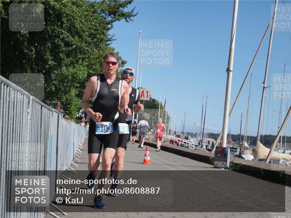 17.08.2025 - KN Förde Triathlon 2025 KatJ http://msf.ph/oto/8608887 17.08.2025 12:02:52 Laufen 303, 351 meine-sportfotos.de
