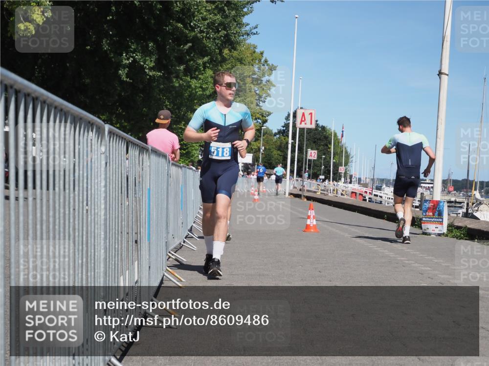 17.08.2025 - KN Förde Triathlon 2025 KatJ http://msf.ph/oto/8609486 17.08.2025 14:00:19 Laufen 517, 518 meine-sportfotos.de