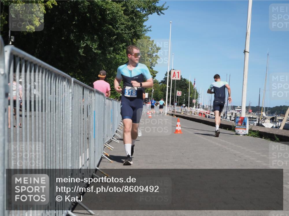 17.08.2025 - KN Förde Triathlon 2025 KatJ http://msf.ph/oto/8609492 17.08.2025 14:00:20 Laufen 517, 518 meine-sportfotos.de