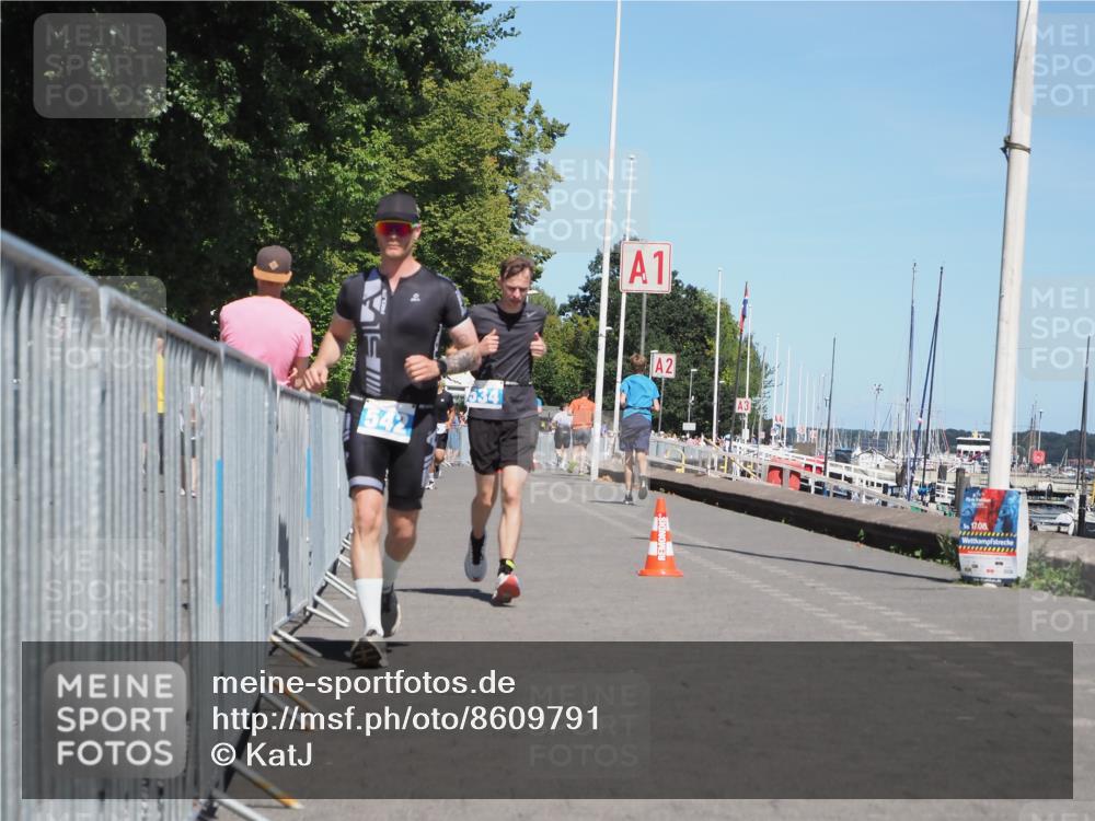 17.08.2025 - KN Förde Triathlon 2025 KatJ http://msf.ph/oto/8609791 17.08.2025 14:01:37 Laufen 534, 542 meine-sportfotos.de