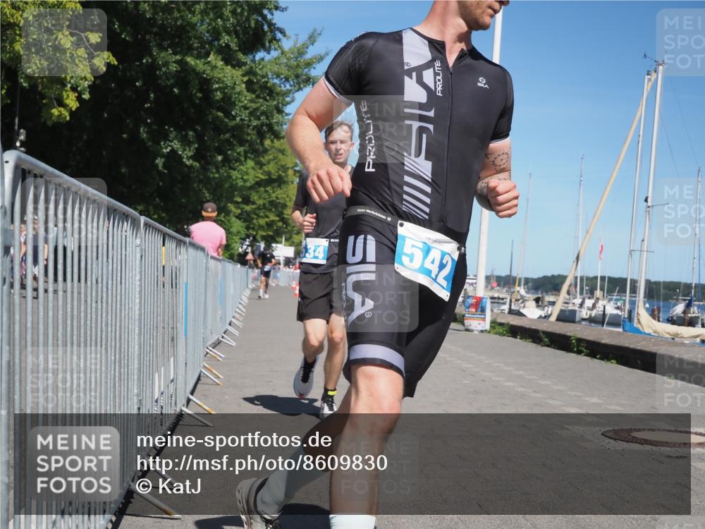 17.08.2025 - KN Förde Triathlon 2025 KatJ http://msf.ph/oto/8609830 17.08.2025 14:01:40 Laufen 534, 542 meine-sportfotos.de