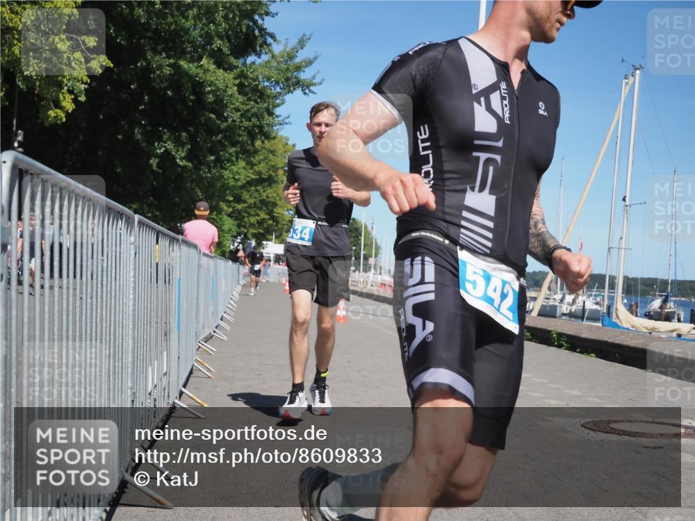 17.08.2025 - KN Förde Triathlon 2025 KatJ http://msf.ph/oto/8609833 17.08.2025 14:01:40 Laufen 534, 542 meine-sportfotos.de
