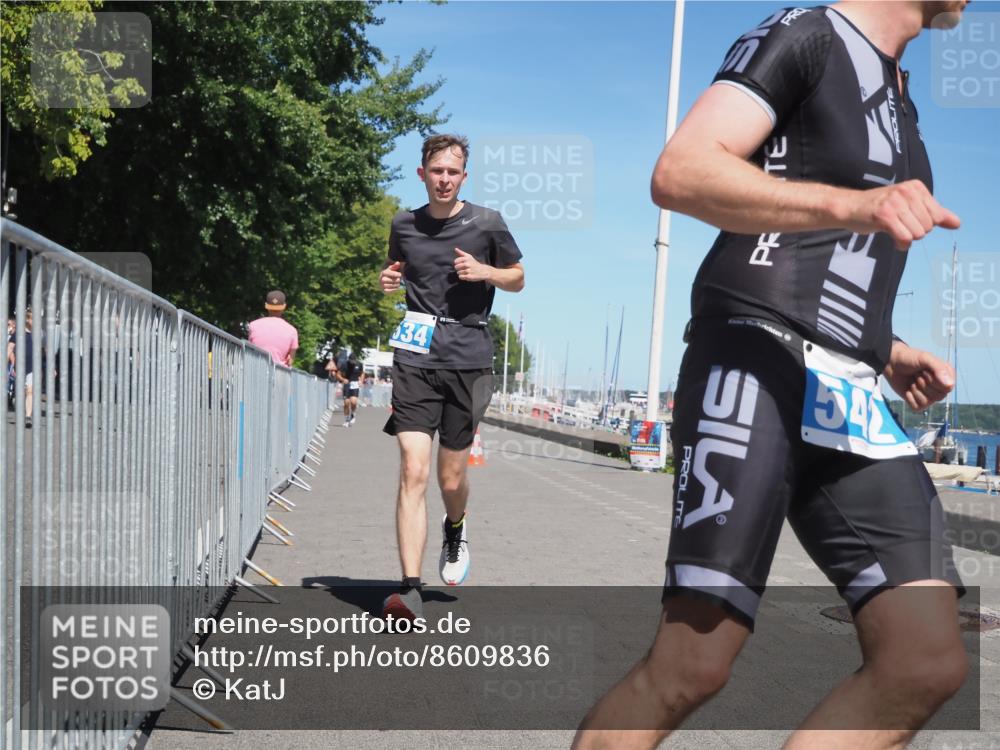 17.08.2025 - KN Förde Triathlon 2025 KatJ http://msf.ph/oto/8609836 17.08.2025 14:01:41 Laufen 534, 542 meine-sportfotos.de