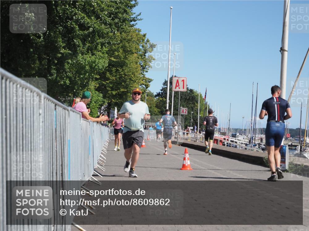 17.08.2025 - KN Förde Triathlon 2025 KatJ http://msf.ph/oto/8609862 17.08.2025 12:04:53 Laufen 613, 618 meine-sportfotos.de