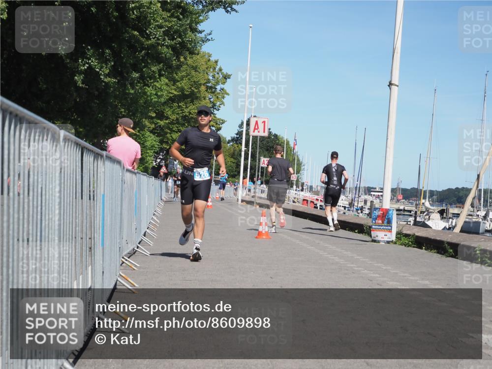 17.08.2025 - KN Förde Triathlon 2025 KatJ http://msf.ph/oto/8609898 17.08.2025 14:01:49 Laufen 526 meine-sportfotos.de