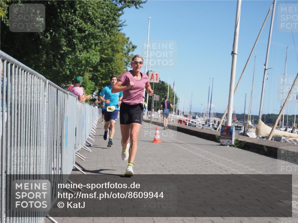17.08.2025 - KN Förde Triathlon 2025 KatJ http://msf.ph/oto/8609944 17.08.2025 12:05:01 Laufen 297, 612, 613, 618 meine-sportfotos.de