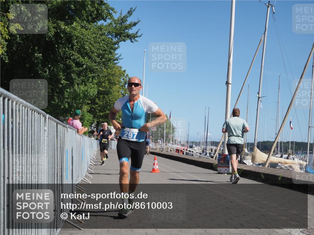 17.08.2025 - KN Förde Triathlon 2025 KatJ http://msf.ph/oto/8610003 17.08.2025 12:05:06 Laufen 297, 374, 609, 612, 616 meine-sportfotos.de