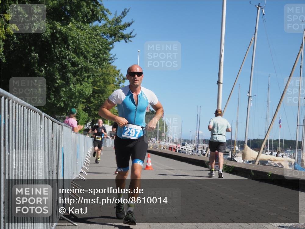 17.08.2025 - KN Förde Triathlon 2025 KatJ http://msf.ph/oto/8610014 17.08.2025 12:05:06 Laufen 297, 374, 609, 612, 616 meine-sportfotos.de