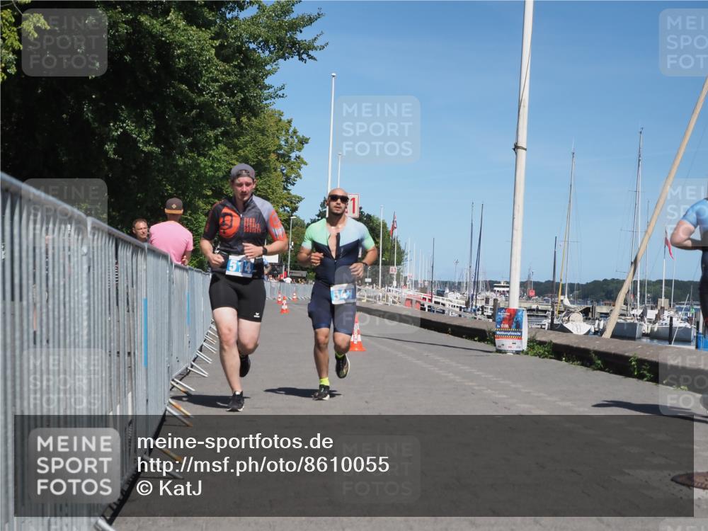 17.08.2025 - KN Förde Triathlon 2025 KatJ http://msf.ph/oto/8610055 17.08.2025 14:02:39 Laufen 514, 547 meine-sportfotos.de