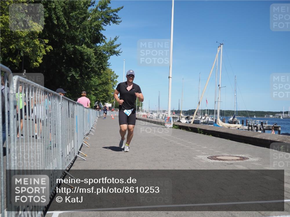 17.08.2025 - KN Förde Triathlon 2025 KatJ http://msf.ph/oto/8610253 17.08.2025 14:04:33 Laufen 496 meine-sportfotos.de