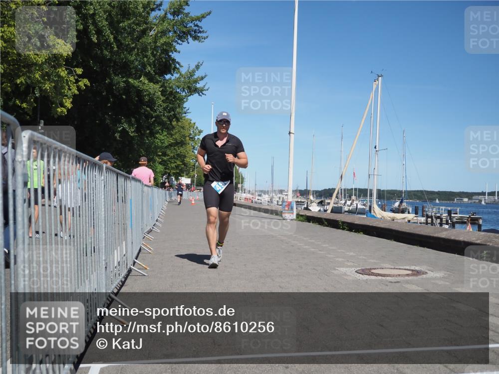 17.08.2025 - KN Förde Triathlon 2025 KatJ http://msf.ph/oto/8610256 17.08.2025 14:04:33 Laufen 496 meine-sportfotos.de