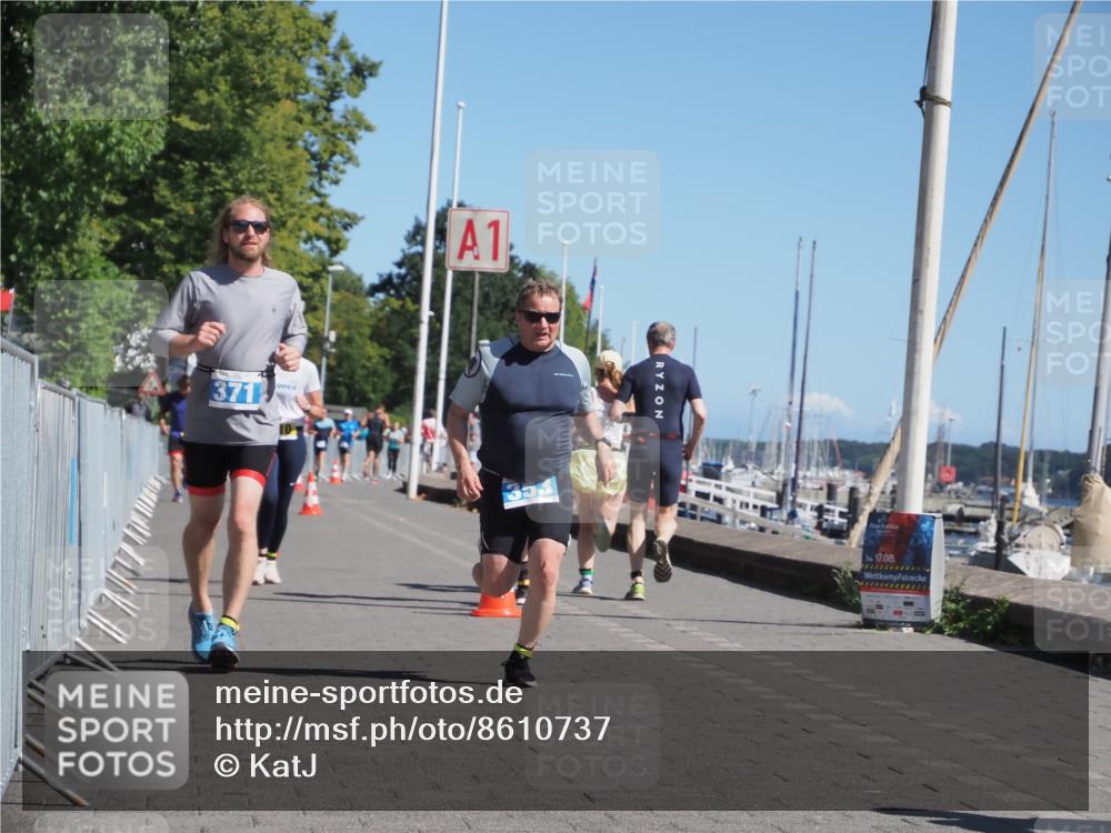 17.08.2025 - KN Förde Triathlon 2025 KatJ http://msf.ph/oto/8610737 17.08.2025 12:06:47 Laufen 353, 371, 610 meine-sportfotos.de