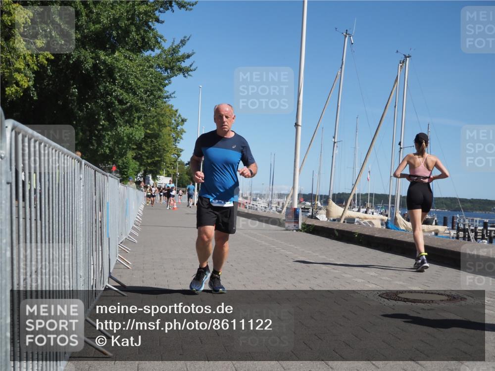 17.08.2025 - KN Förde Triathlon 2025 KatJ http://msf.ph/oto/8611122 17.08.2025 12:09:44 Laufen 345, 349 meine-sportfotos.de