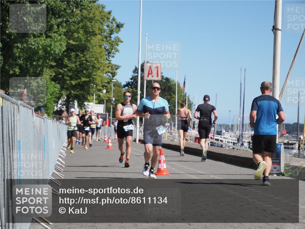 17.08.2025 - KN Förde Triathlon 2025 KatJ http://msf.ph/oto/8611134 17.08.2025 12:09:53 Laufen 331, 343 meine-sportfotos.de