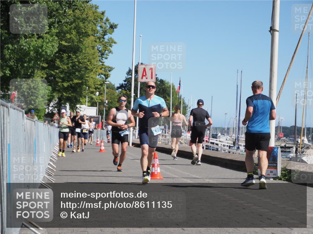 17.08.2025 - KN Förde Triathlon 2025 KatJ http://msf.ph/oto/8611135 17.08.2025 12:09:54 Laufen 331, 343 meine-sportfotos.de