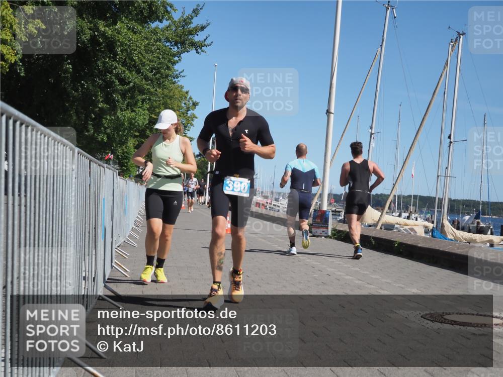 17.08.2025 - KN Förde Triathlon 2025 KatJ http://msf.ph/oto/8611203 17.08.2025 12:10:05 Laufen 390, 620, 629, 631 meine-sportfotos.de