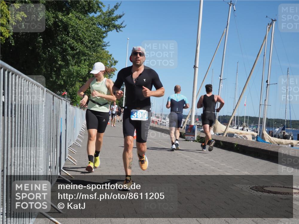 17.08.2025 - KN Förde Triathlon 2025 KatJ http://msf.ph/oto/8611205 17.08.2025 12:10:05 Laufen 390, 620, 629, 631 meine-sportfotos.de