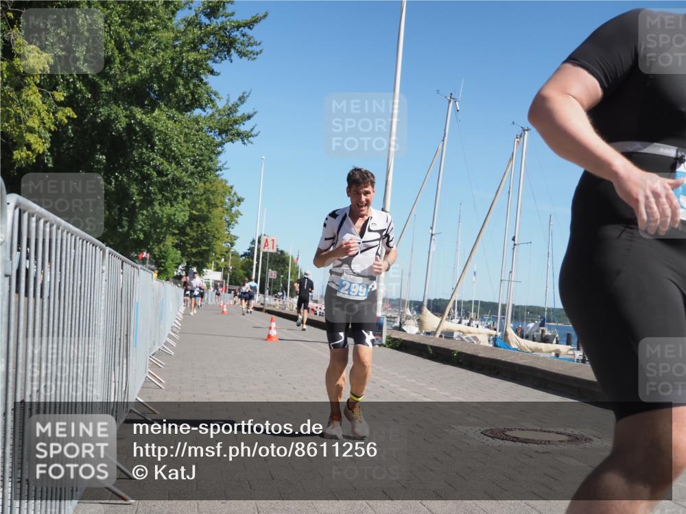 17.08.2025 - KN Förde Triathlon 2025 KatJ http://msf.ph/oto/8611256 17.08.2025 12:10:17 Laufen 299, 326, 631 meine-sportfotos.de