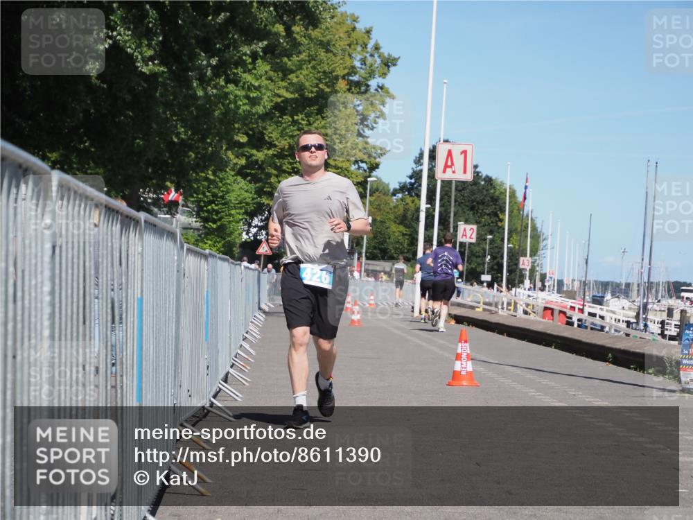 17.08.2025 - KN Förde Triathlon 2025 KatJ http://msf.ph/oto/8611390 17.08.2025 14:05:59 Laufen 426, 540 meine-sportfotos.de