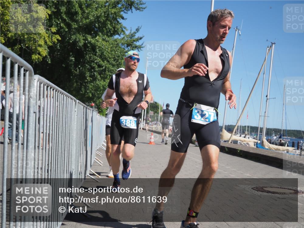 17.08.2025 - KN Förde Triathlon 2025 KatJ http://msf.ph/oto/8611639 17.08.2025 12:11:17 Laufen 327, 622 meine-sportfotos.de