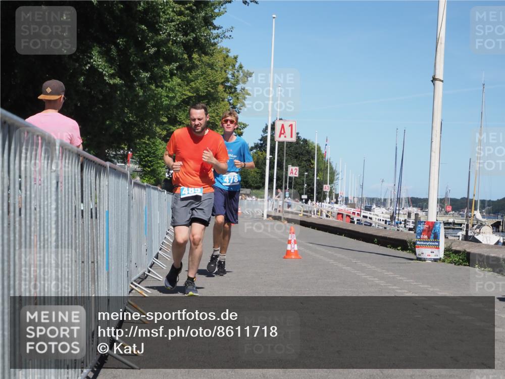 17.08.2025 - KN Förde Triathlon 2025 KatJ http://msf.ph/oto/8611718 17.08.2025 14:12:16 Laufen 478, 485 meine-sportfotos.de