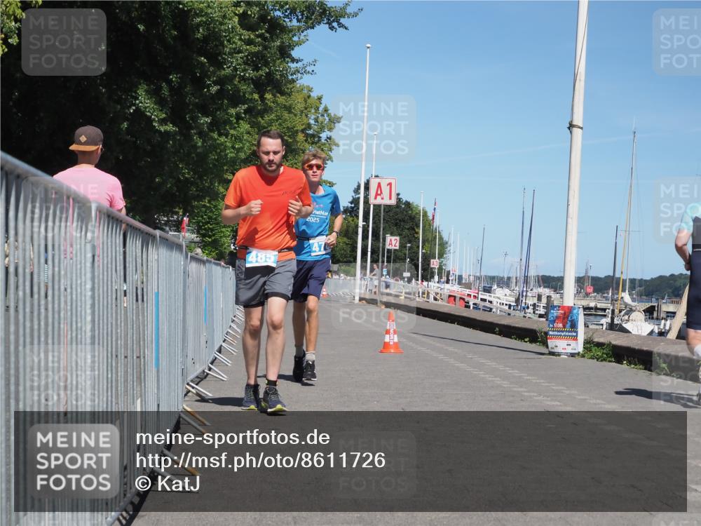 17.08.2025 - KN Förde Triathlon 2025 KatJ http://msf.ph/oto/8611726 17.08.2025 14:12:16 Laufen 478, 485 meine-sportfotos.de