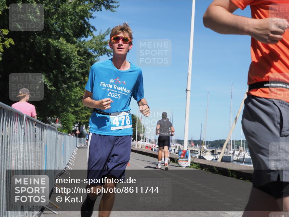 17.08.2025 - KN Förde Triathlon 2025 KatJ http://msf.ph/oto/8611744 17.08.2025 14:12:20 Laufen 478, 485 meine-sportfotos.de