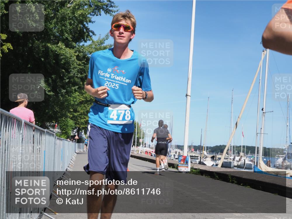 17.08.2025 - KN Förde Triathlon 2025 KatJ http://msf.ph/oto/8611746 17.08.2025 14:12:20 Laufen 478, 485 meine-sportfotos.de