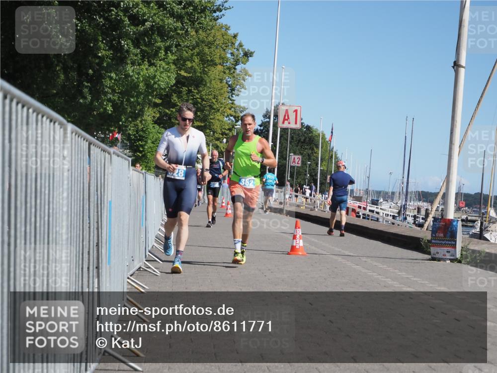17.08.2025 - KN Förde Triathlon 2025 KatJ http://msf.ph/oto/8611771 17.08.2025 12:11:56 Laufen 328, 362 meine-sportfotos.de