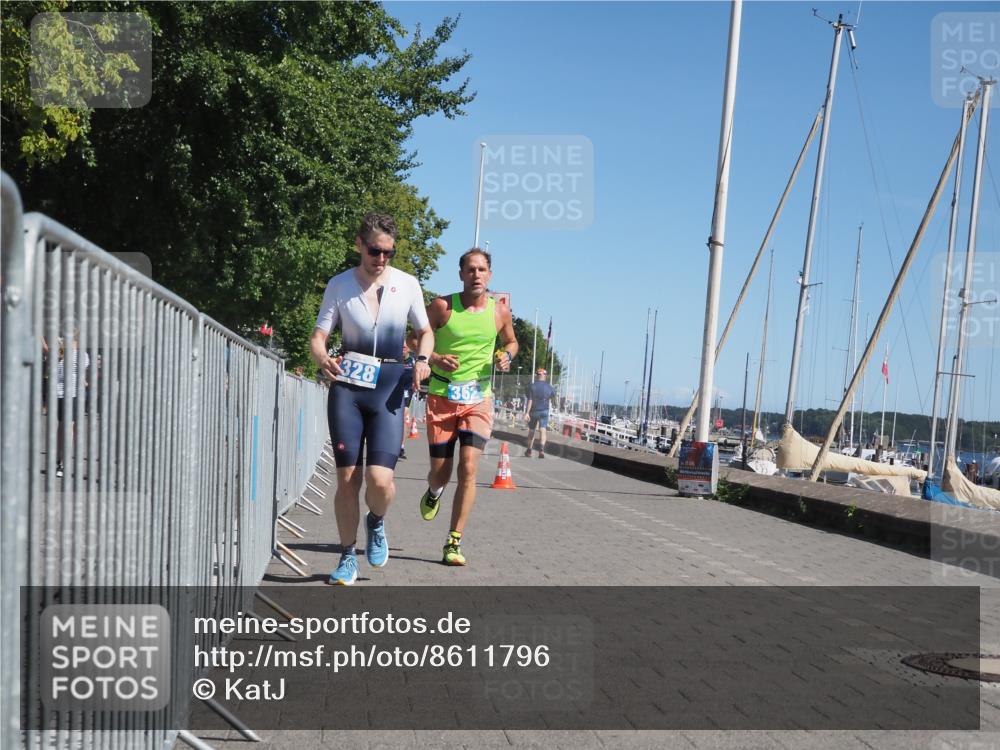 17.08.2025 - KN Förde Triathlon 2025 KatJ http://msf.ph/oto/8611796 17.08.2025 12:11:58 Laufen 328, 362, 369 meine-sportfotos.de