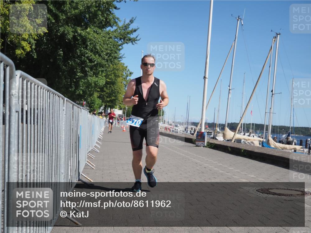 17.08.2025 - KN Förde Triathlon 2025 KatJ http://msf.ph/oto/8611962 17.08.2025 12:12:31 Laufen 370 meine-sportfotos.de