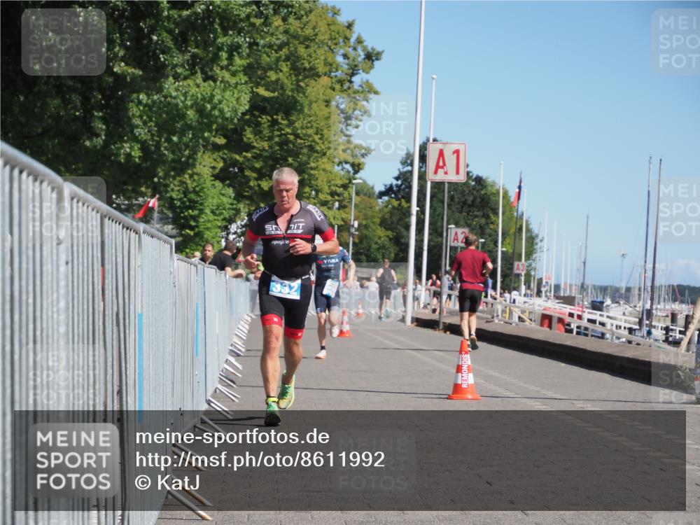 17.08.2025 - KN Förde Triathlon 2025 KatJ http://msf.ph/oto/8611992 17.08.2025 12:12:55 Laufen 330, 332 meine-sportfotos.de