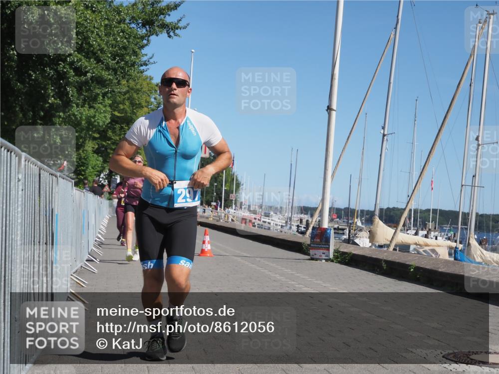 17.08.2025 - KN Förde Triathlon 2025 KatJ http://msf.ph/oto/8612056 17.08.2025 12:13:30 Laufen 293, 297, 365, 618, 639 meine-sportfotos.de