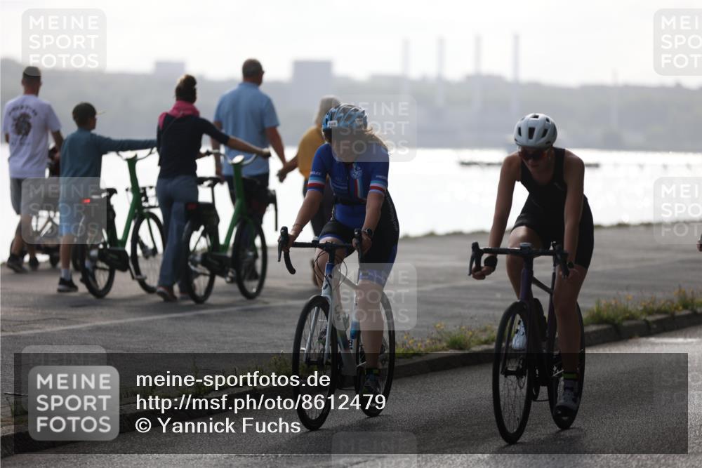 17.08.2025 - KN Förde Triathlon 2025 Yannick Fuchs http://msf.ph/oto/8612479 17.08.2025 10:03:34 Radfahren 149, 160, 172, 213, 215, 221, 242, 254, 183, 202, 223 meine-sportfotos.de