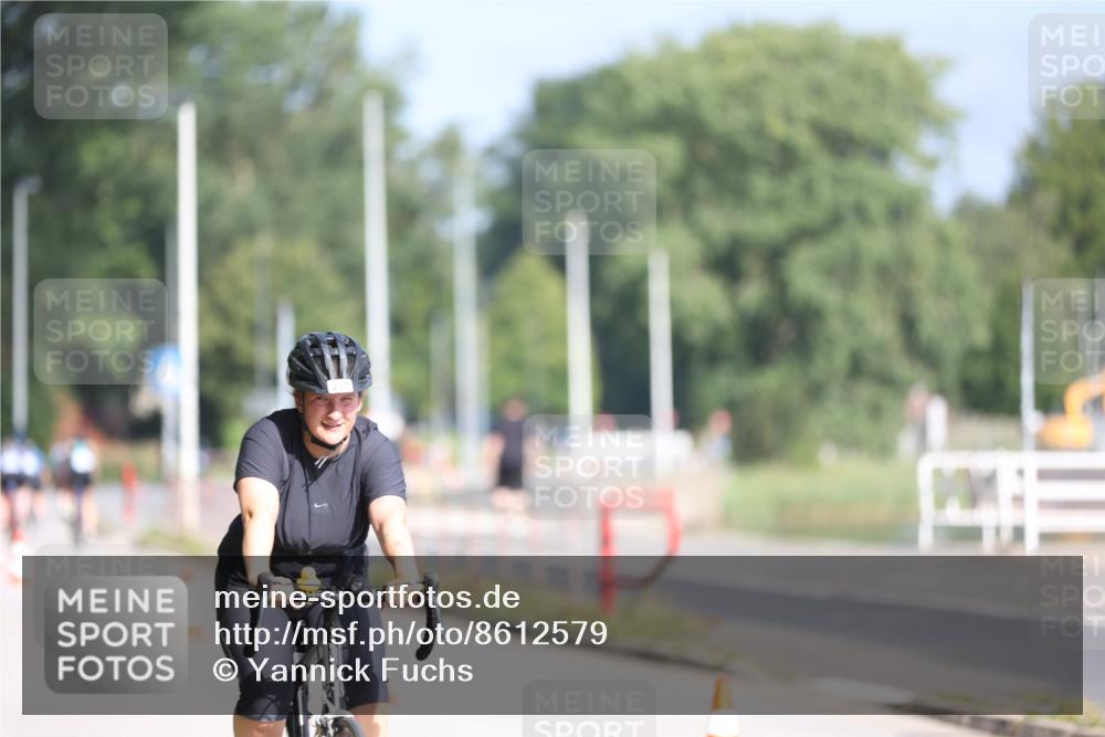 17.08.2025 - KN Förde Triathlon 2025 Yannick Fuchs http://msf.ph/oto/8612579 17.08.2025 10:04:24 Radfahren 182, 184, 188, 196 meine-sportfotos.de
