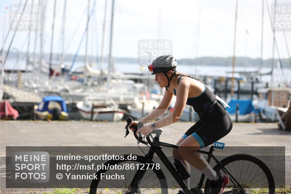 17.08.2025 - KN Förde Triathlon 2025 Yannick Fuchs http://msf.ph/oto/8612778 17.08.2025 10:05:57 Radfahren 111, 131, 174, 196, 211, 218, 234, 207, 210 meine-sportfotos.de