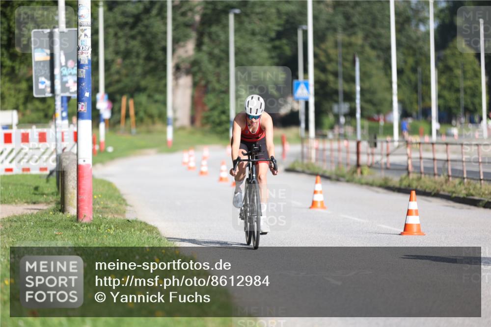17.08.2025 - KN Förde Triathlon 2025 Yannick Fuchs http://msf.ph/oto/8612984 17.08.2025 09:17:20 Radfahren 101, 108, 109, 110, 113, 106, 110 meine-sportfotos.de